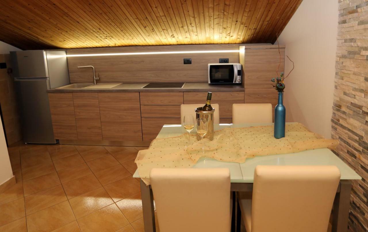 Apartment Leona Pula Extérieur photo